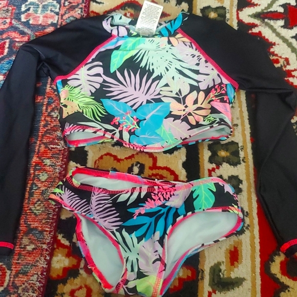 Art Class 4/5 2 piece swimsuit - Picture 1 of 1